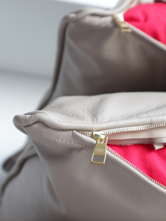 The Power of Quality: How Lar da Nai's High-Quality Zippers Elevate Our Leather Cushions
